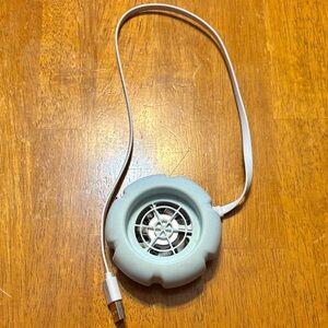 Scentsy portable with USB
Mint green